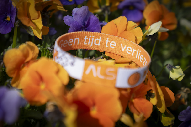 Contact-Geen tijd te verliezen